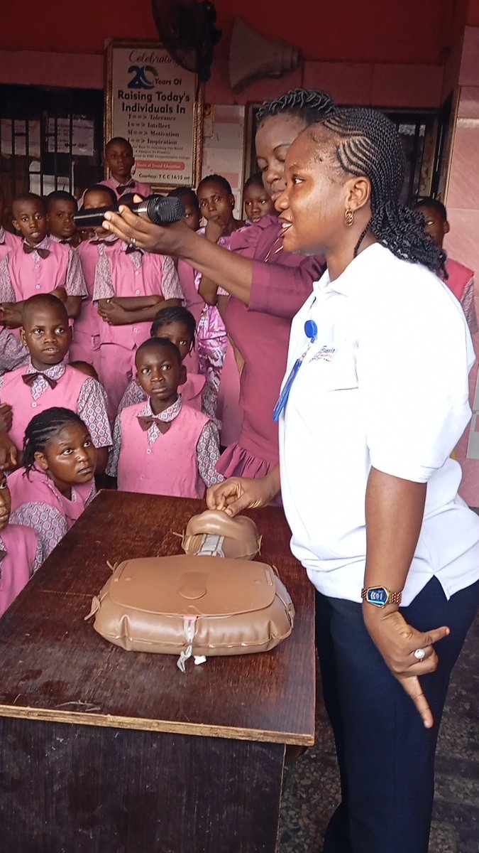 GraciousP117's tweet image. Pouring water on someone who faints-helpful or harmful?

It doesn’t revive them.
It only looks like it does.

And in some cases, it can cause harm.

In an emergency:
Stay calm. Get help. Respond safely.

Let’s unlearn this.
 
@Fmohnigeria

#TrainTheYoung 
#CPRAwareness