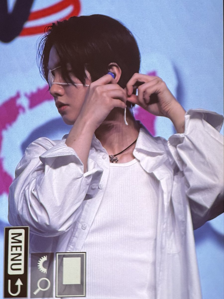 𝙈𝙊𝙊𝙉 tweet media