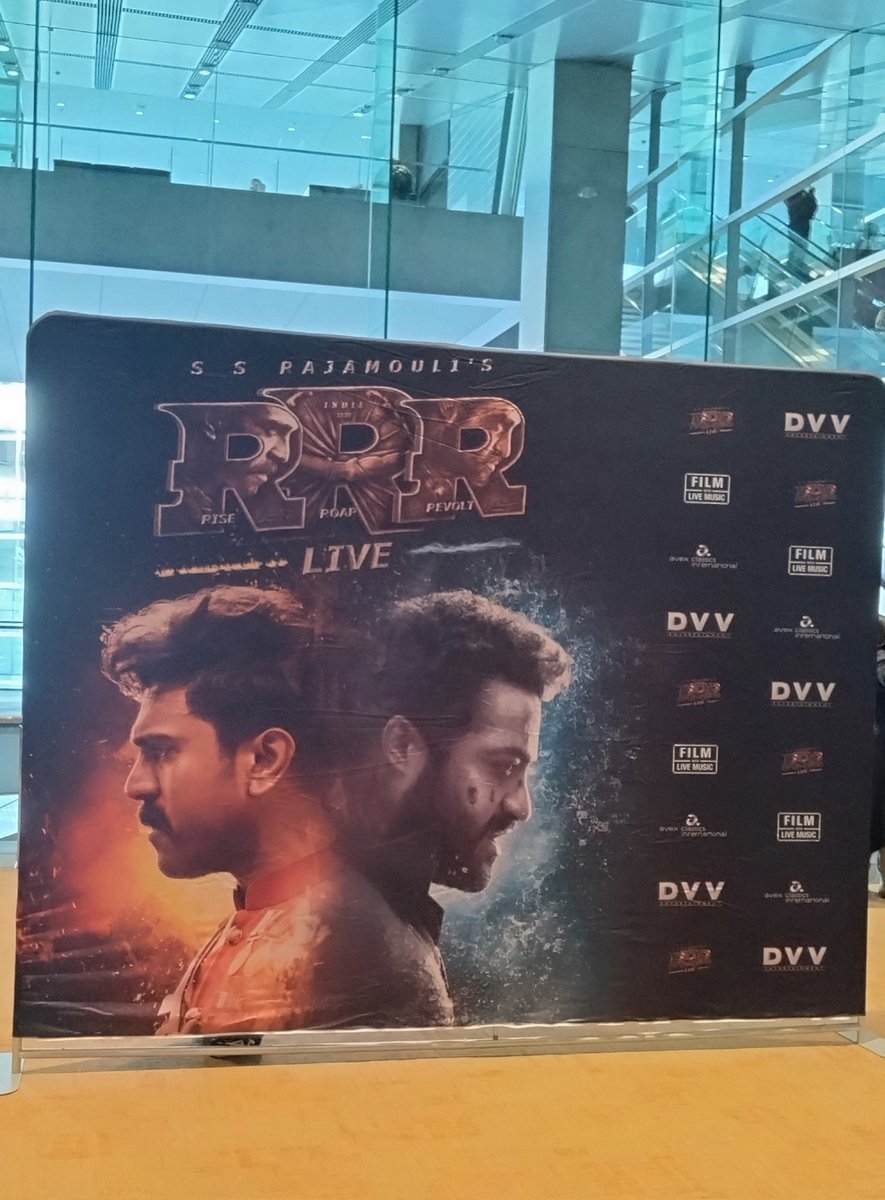 milchobichon's tweet photo. コンサートの為の編曲があり、記憶している映画の音楽と異なる箇所など、LIVEならではの新鮮さがありました😆✨️
前半はラーマエントリーテーマを中心にチェロ＆コンバス大忙し👀
パーカッションは通常あり得ない程の、特にエッタラジェンダは��ル活躍で本当にお疲れ様でした👏

#RRRinコンサート https://t.co/DbdW7wM4Ow