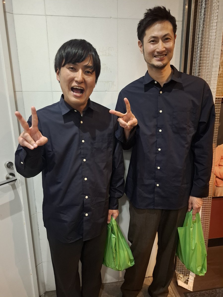 owarai_love1's tweet image. 心斎橋角座 にて開催された
【HEAD入れ替え戦】観に行って来ました🤗💞
ライブ終わり写真ありがとう～🤳💞
めっちゃくちゃ楽しかったよぉ🥳💞
楽しい時間をありがとう～🥳💞
トイレトレーニング最高～😆⤴️💞

#HEAD
#松竹ヘッド
#HEAD入れ替え戦
#ふじいもやし
#ソエジマ隊員