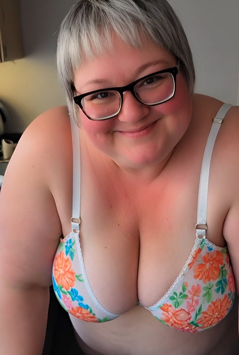 British MILFs and BBWs 🇬🇧 tweet media