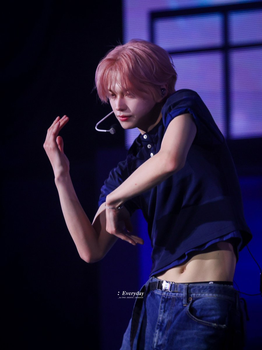 𝑬𝒗𝒆𝒓𝒚𝒅𝒂𝒚 tweet media