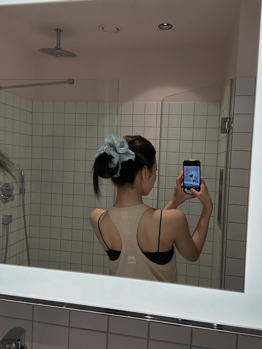 daily lia 🍦 tweet media