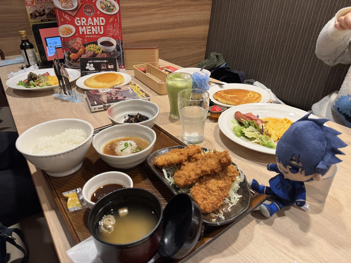 tomar_take's tweet photo. 意馬氏あっきー氏とファ。のプチ聖地巡礼🍽️
ファミレスとカラオケどっちも行きました🚶‍♂️

カラオケ懐かしソングいっぱいで楽しかった
（歌ってなくてごめんなさい……！）

☑︎うまだっち
☑︎あなたが思うより健康です
☑︎今日何食べた？好きな本は？遊びに行くならどこに行くの？ https://t.co/Jf721z5gQ0