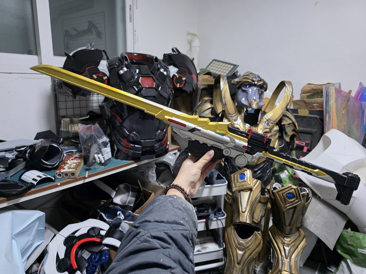 (소품제작자) kevin Cho tweet media