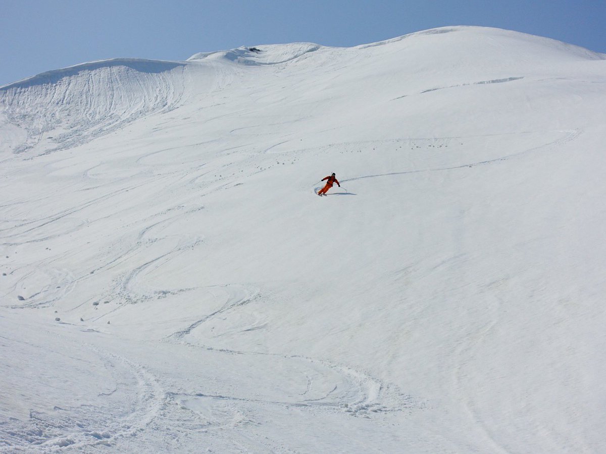 滑らない登山はしたくない tweet media