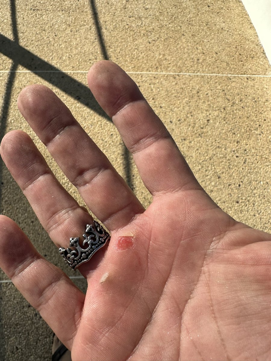 El guaro tweet media