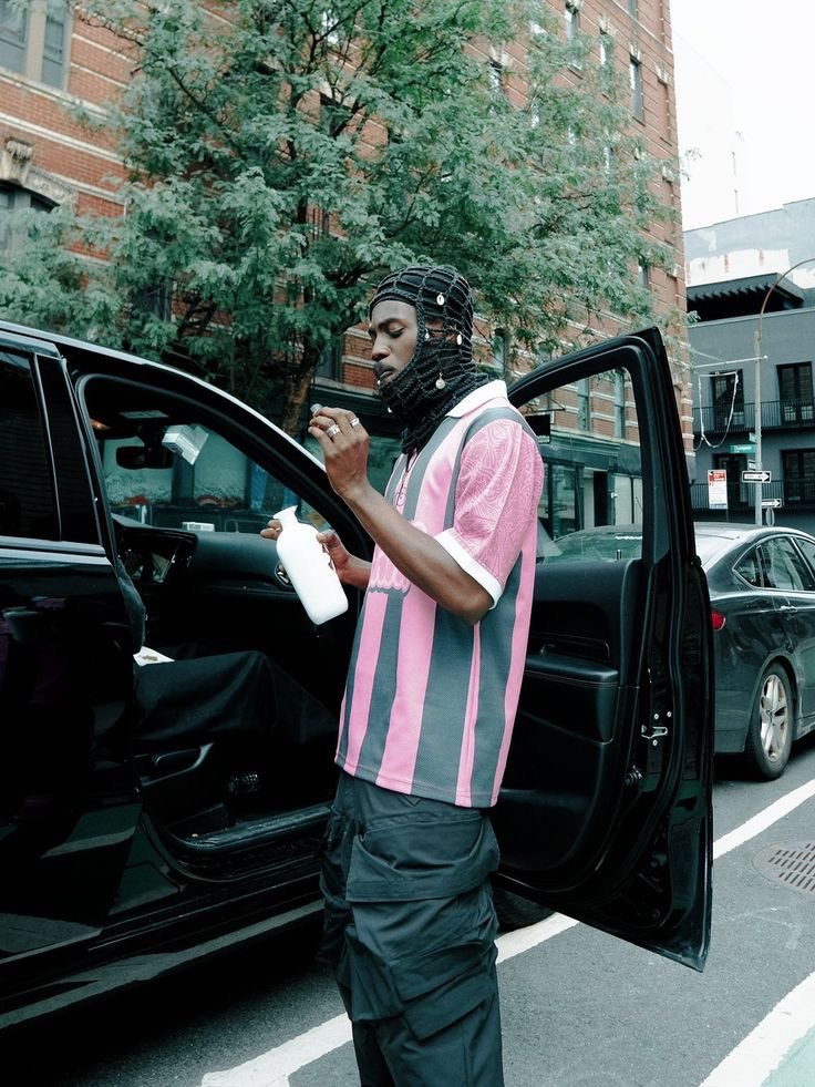 Dr Sneaker Nyame tweet media