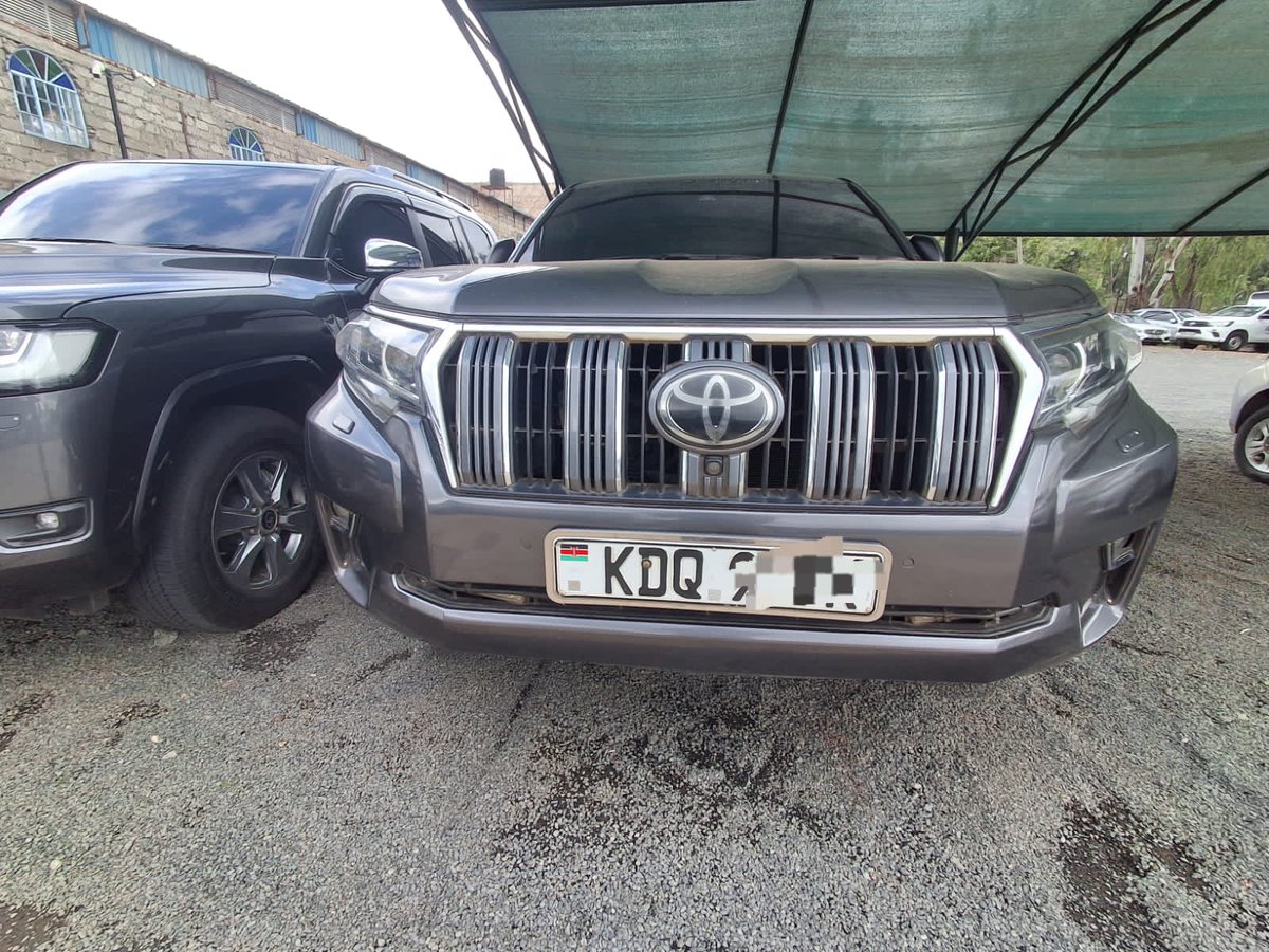 AmimoPhin's tweet photo. Prado J150 VXL
2019 model year
2800cc Diesel
SUNROOF ✅
Mileage 58k kms
COOLER BOX.
Fully loaded unit
KES 7.75M ASKING
CALL/WHATSAPP 0701450208 https://t.co/LcbHU4H6y9