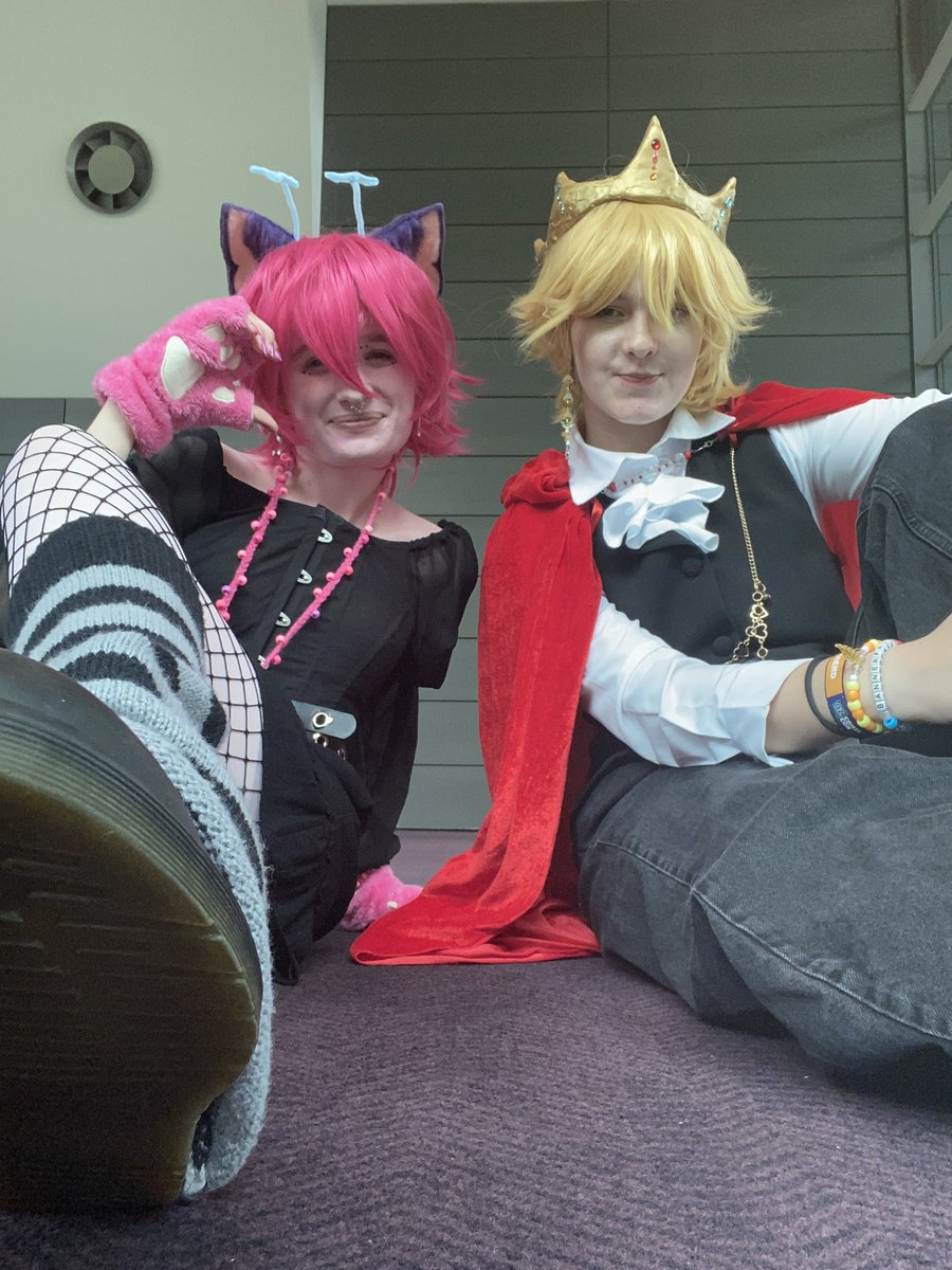 glaamrockk's tweet photo. MY DUO PHOTOS W MY COSPLAY BESTIE OF DAY ONE 🫶🏻🩷 @Earth_does_cos 

#loppezz #loppezzfanart #princezam #princezamfanart https://t.co/FnK0cvii0T
