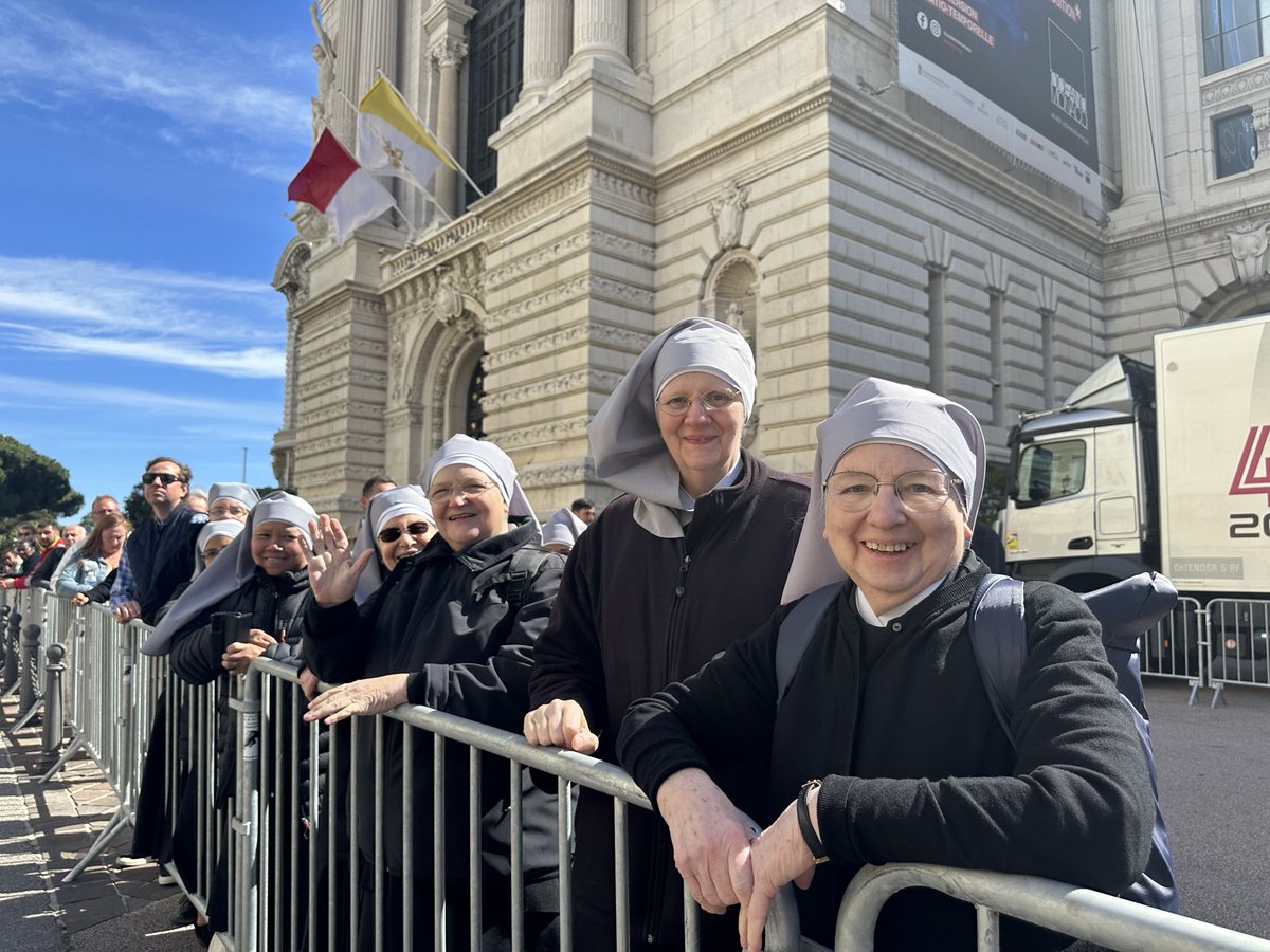 Courtney Mares tweet media