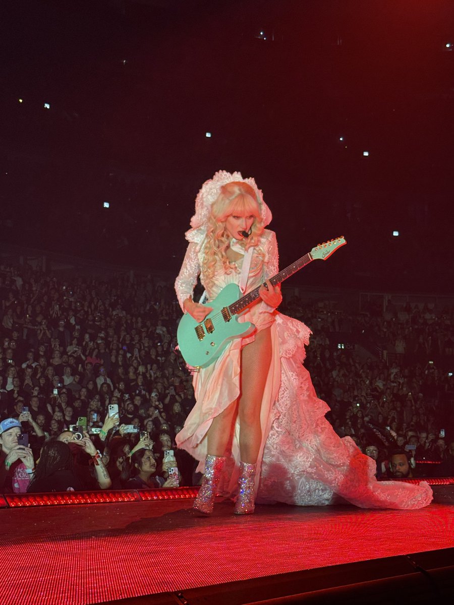 Chris 🩷✨ tweet media