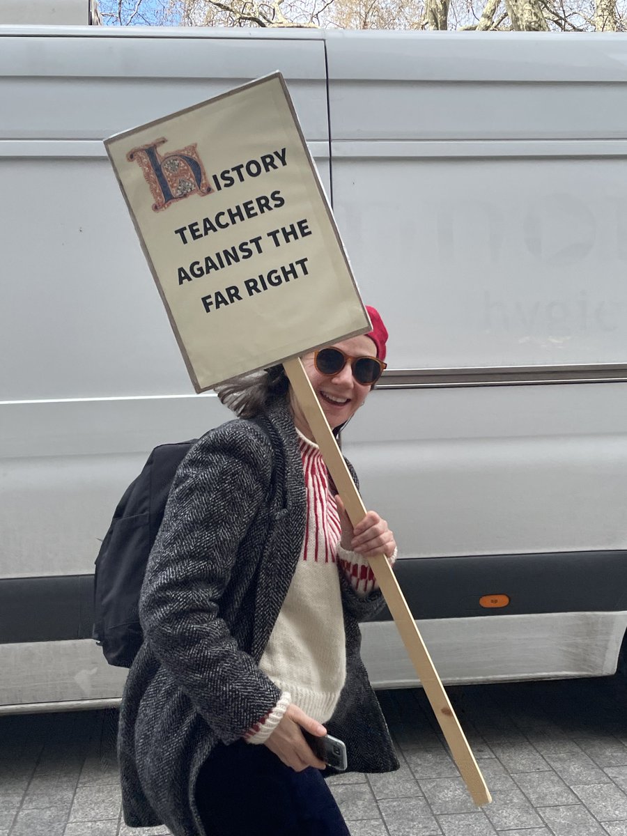 AllPam's tweet photo. Great start to today’s demo and singing to follow https://t.co/gJVMI0LnJZ