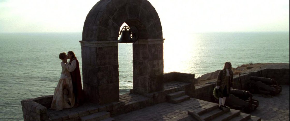 Quel régal absolu de découvrir le premier PIRATES DES CARAÏBES, j’ai trouvé ça formidable de bout en bout. La malédiction du Black Pearl m’a atteint moi aussi.

Remplaçons la définition de l’adjectif ‘épique’ par ce film dans le dictionnaire. C’est l’exemple même d’un blockbuster