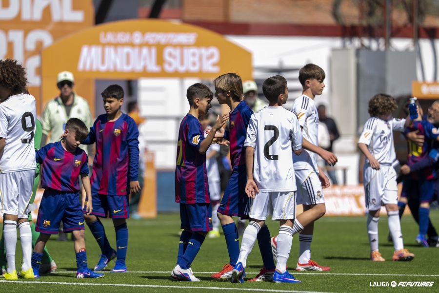 FC Barcelona - Masia tweet media