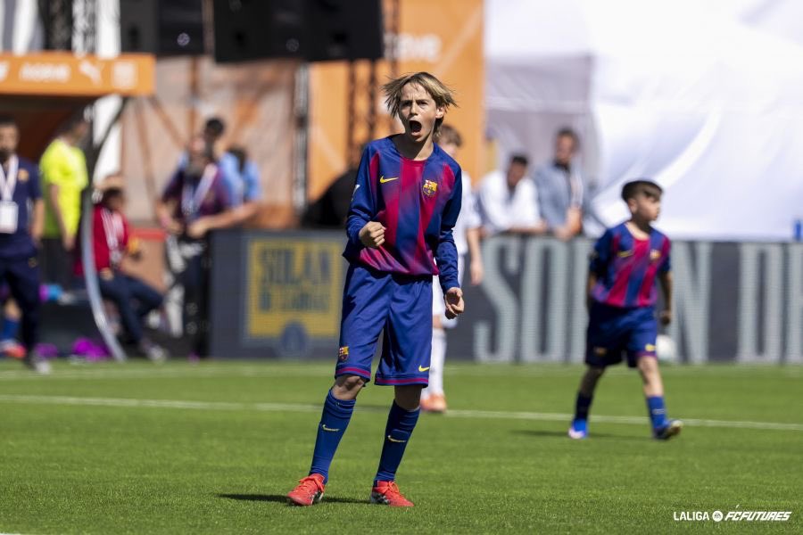 FC Barcelona - Masia tweet media