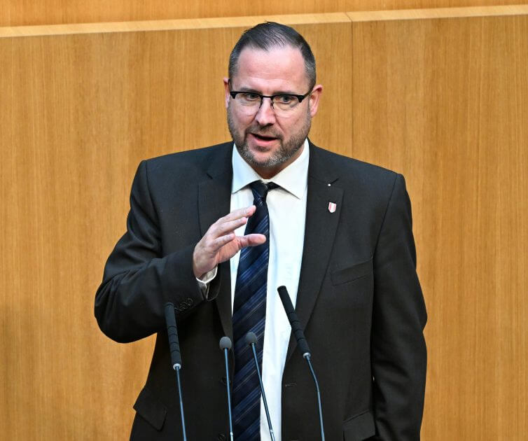 exxpress tweet media