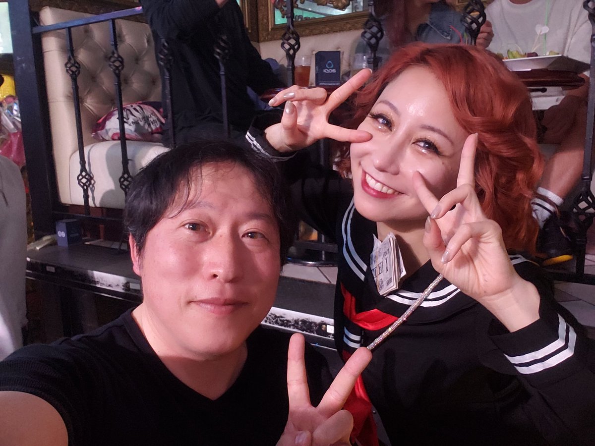 onichan0901's tweet photo. (12／15)
2025年6月バーレスクに行ってリリーさんとおしゃべりしたとき、リリーさんも近々卒業しちゃうと感じました。
バーレスク東京に通い始めた頃の大好きなダンサーさんがどんどん卒業していきましたが、リリーさんの卒業イベントはなんとしてでも駆けつけようと決意していました
@Rilyburlesque https://t.co/l8DAgnfjik