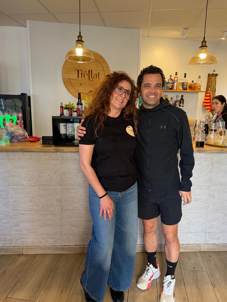 SagredoMarco's tweet photo. Almorzar en el Trellat es como hacerlo en casa 😊
¿Pueden haber personas más bonitas que Susi Huerta, Francis y su equipo? 💙💙
Hacer deporte a primera hora y almorzar con ellos, no tiene precio y es que en Paterna lo tenemos todo y lo mejor 💪🏼😉
#CompraEnPaterna ❤️🔥 https://t.co/uIF6HXk3ry