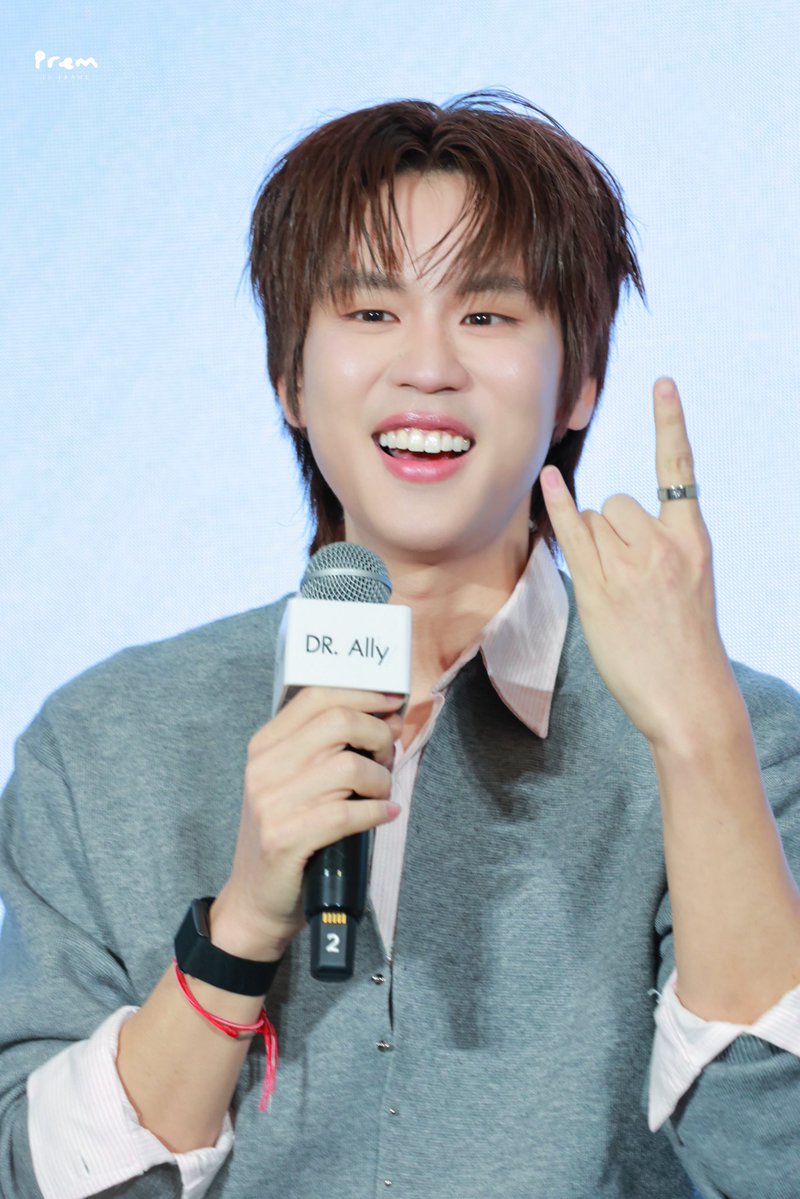 𝐩𝐫𝐞𝐦_𝐢𝐧_𝐟𝐫𝐚𝐦𝐞 tweet media