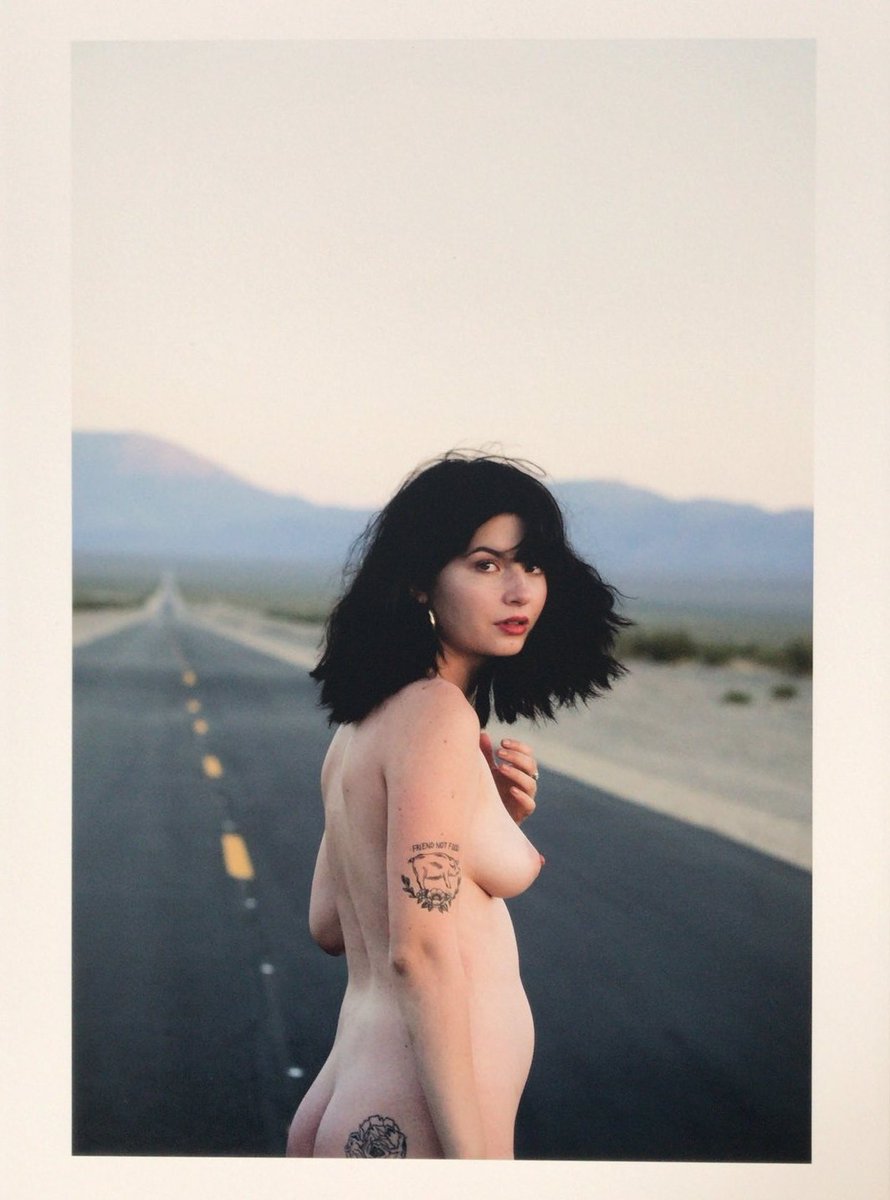 LustForNatural's tweet photo. Willow Avalon (american country singer &amp; songwriter) https://t.co/pDyNxCGeoC