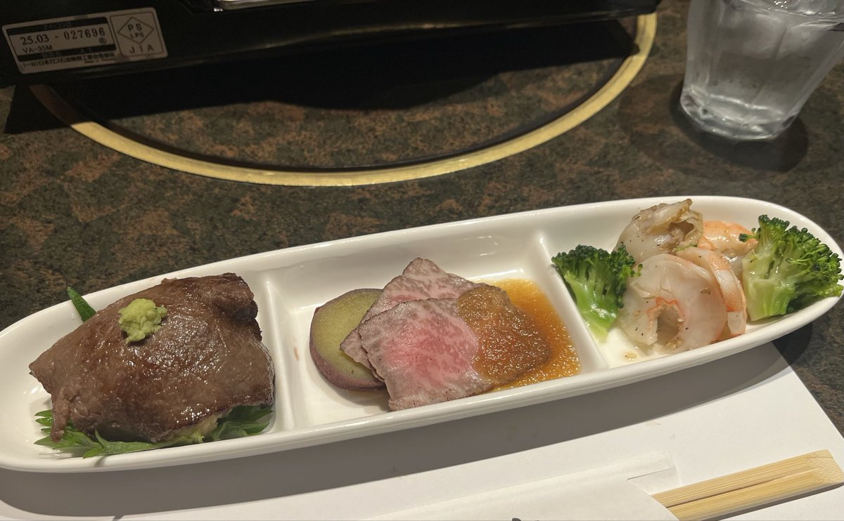 こめは tweet media