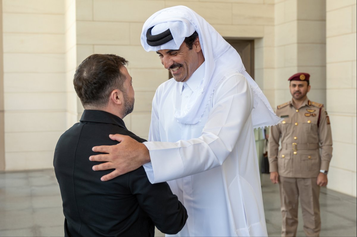 QatarNewsAgency's tweet photo. سمو الأمير والرئيس الأوكراني يبحثان تطورات الأوضاع الإقليمية والدولية في ظل تصاعد التوترات في المنطقة وفي مقدمتها استمرار العدوان الإيراني الغاشم على دولة #قطر وعدد من دول المنطقة
#قنا #أوكرانيا
https://t.co/mTmPEQzrSJ https://t.co/MtI9GCLroR