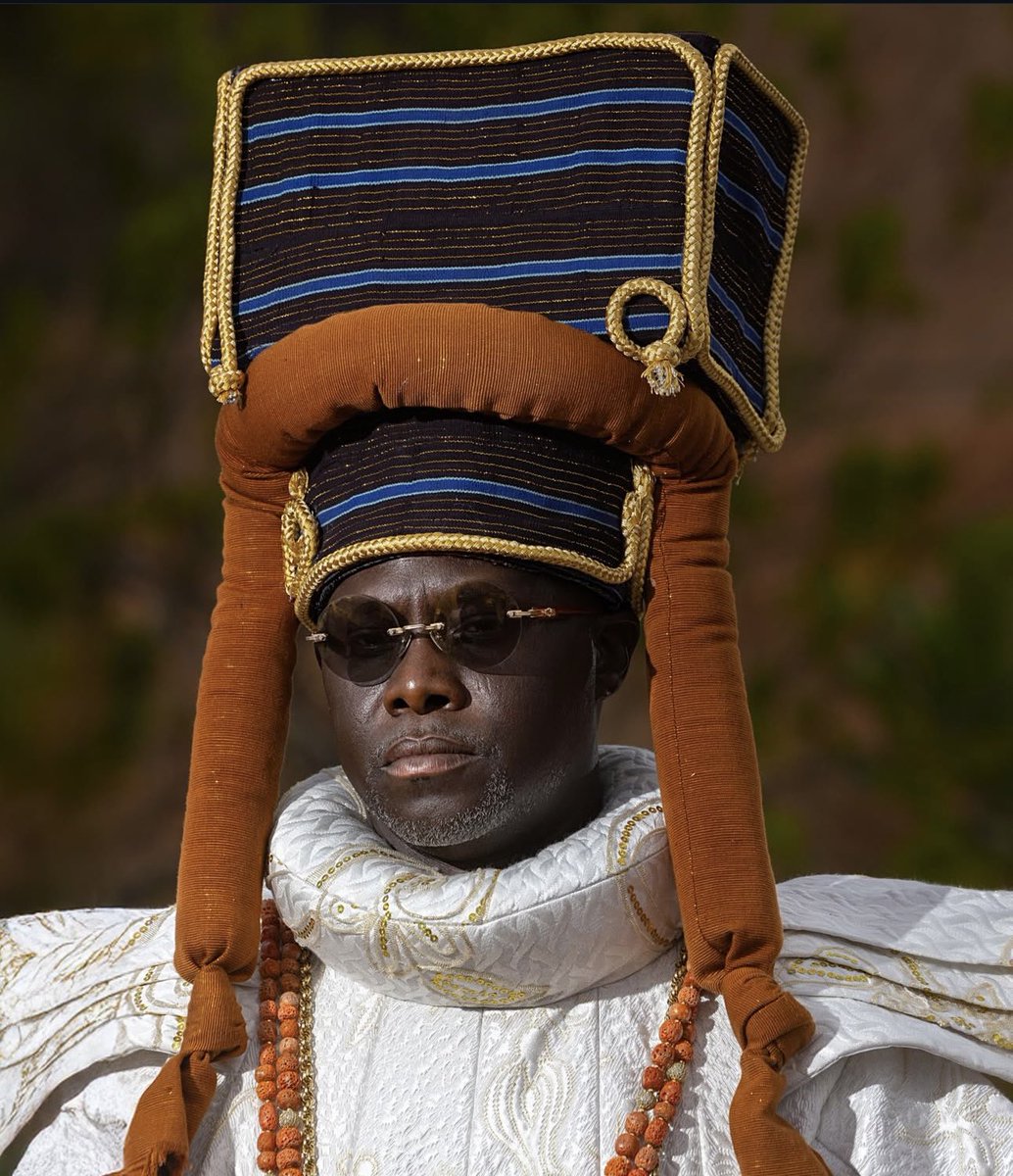lizzyjollof's tweet photo. Cultural Ambassador, Aare Lai Labode makes huge statement with his bold appearance for the Lisabi Day 2026.🔥

Rate his look over 10🤭🤩 https://t.co/CU23z7pllT