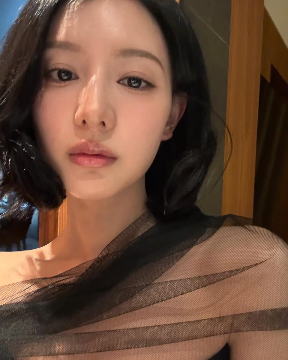 KIM JIWON BASE tweet media