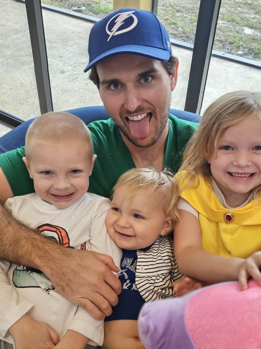 Lauren | Adulting Is Easy tweet media