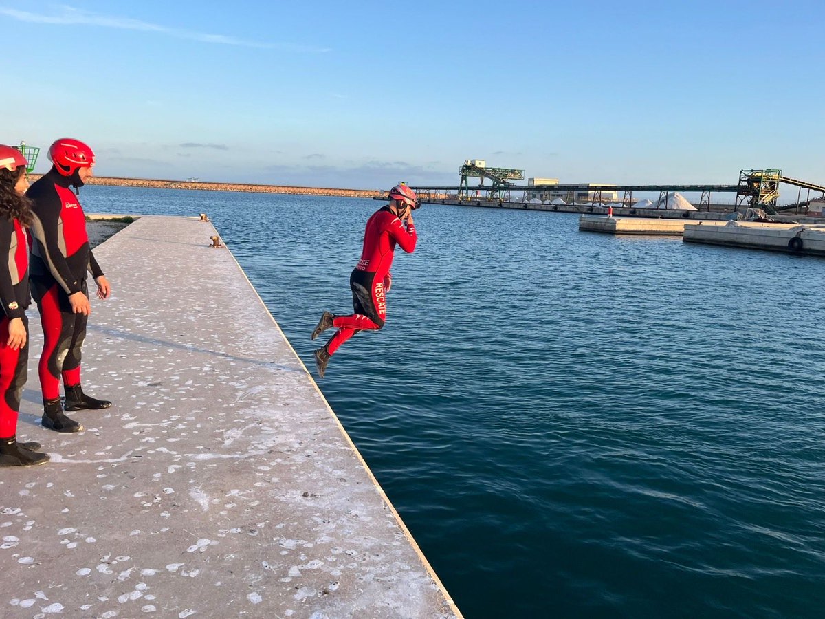 Cruz Roja en Alicante tweet media
