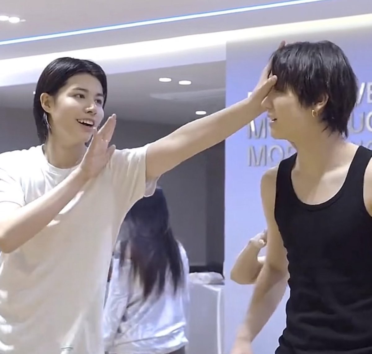 neverletnini's tweet image. สองคนนี้มันจะไม่มีใครยอมใครเลยดิ5555555555555