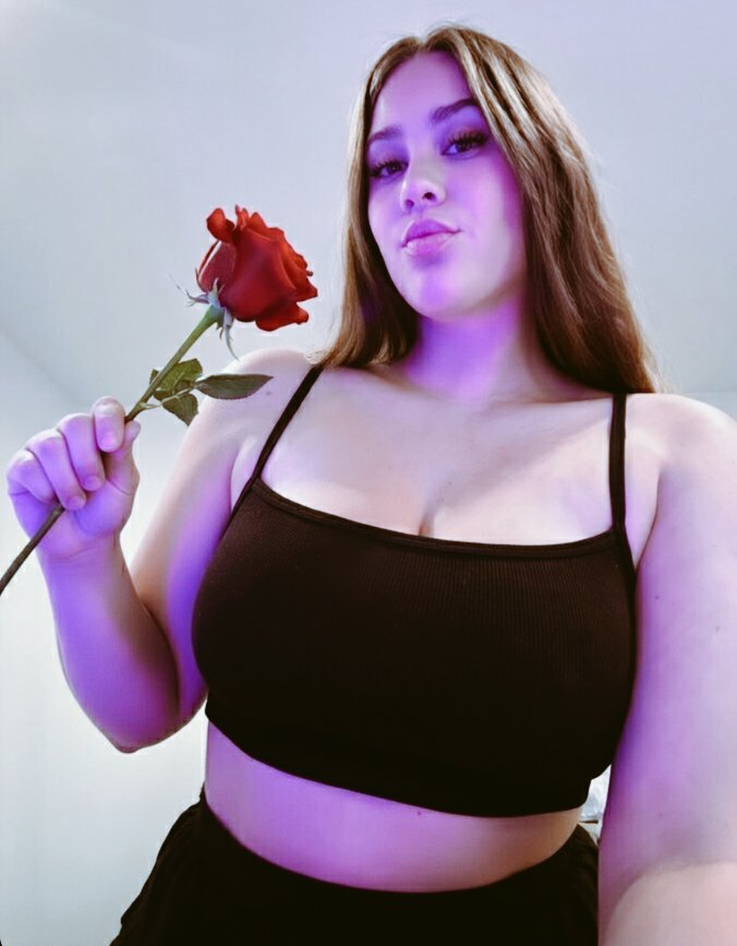 Nicole🥂 tweet media