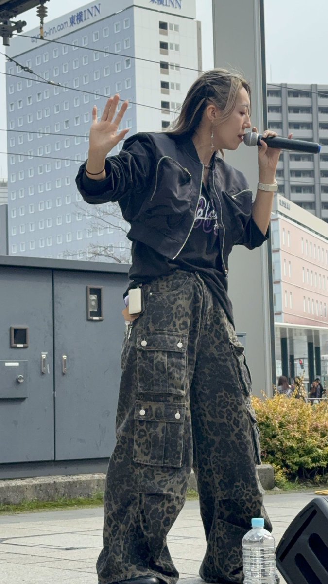 Guri_Gura_007's tweet photo. 本日もカッコいい主
超絶、楽しゅうございました❤️‍🔥

 #アスカリスト
 #Asuka
 #富山駅前路上ライブ

1枚目の
 ｢want to be a hero｣は
カラオケで歌えるよ！
2枚目は
作詞 Asuk@さん
作曲 hiroyaさん
振り付け 姫川あゆりさん
曲、振り付けともにカッコいいです✨

@Hiroya_7_gt 
@ayur_dance https://t.co/RR05dPPpIW