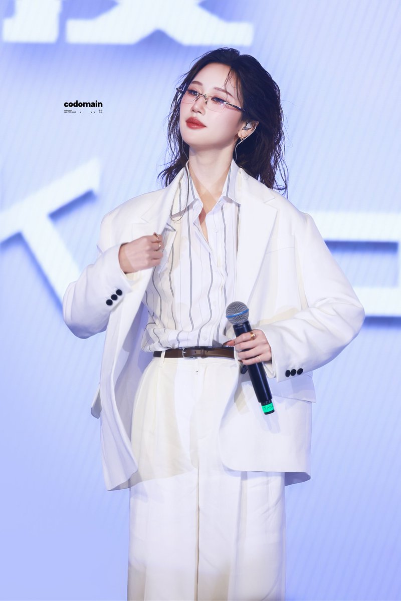 codomain·叶芷妤 tweet media