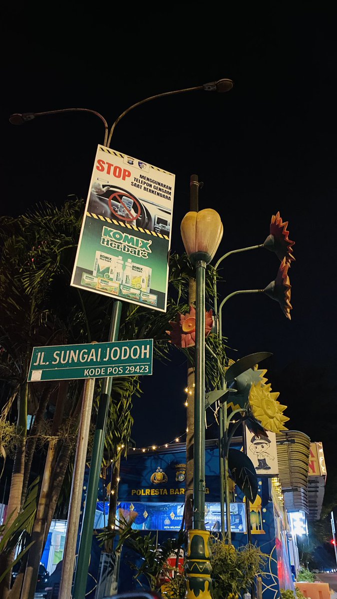 panjang ceritanye sih ini
asal mula nama jalan nye