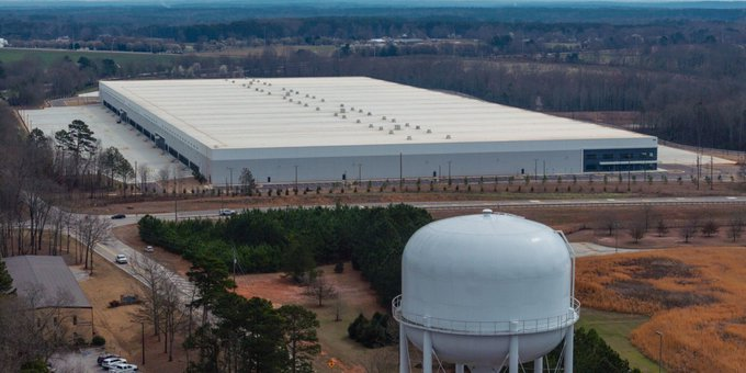 BenjaminUs15's tweet photo. U.S. plans massive expansion of immigrant detention capacity, signaling increased federal spending. Could benefit government contractors tied to facilities and infrastructure buildouts.
$GEO $CXW $KBR https://t.co/iQ4PWPWAm1