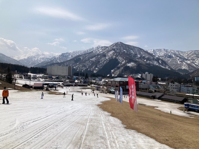 3rd_dango's tweet photo. 今日は今シーズン最後のスキー！
結構暖かく、汗をたくさんかきました！
来年もまた滑れるといいな！ https://t.co/WggG4oxYMw