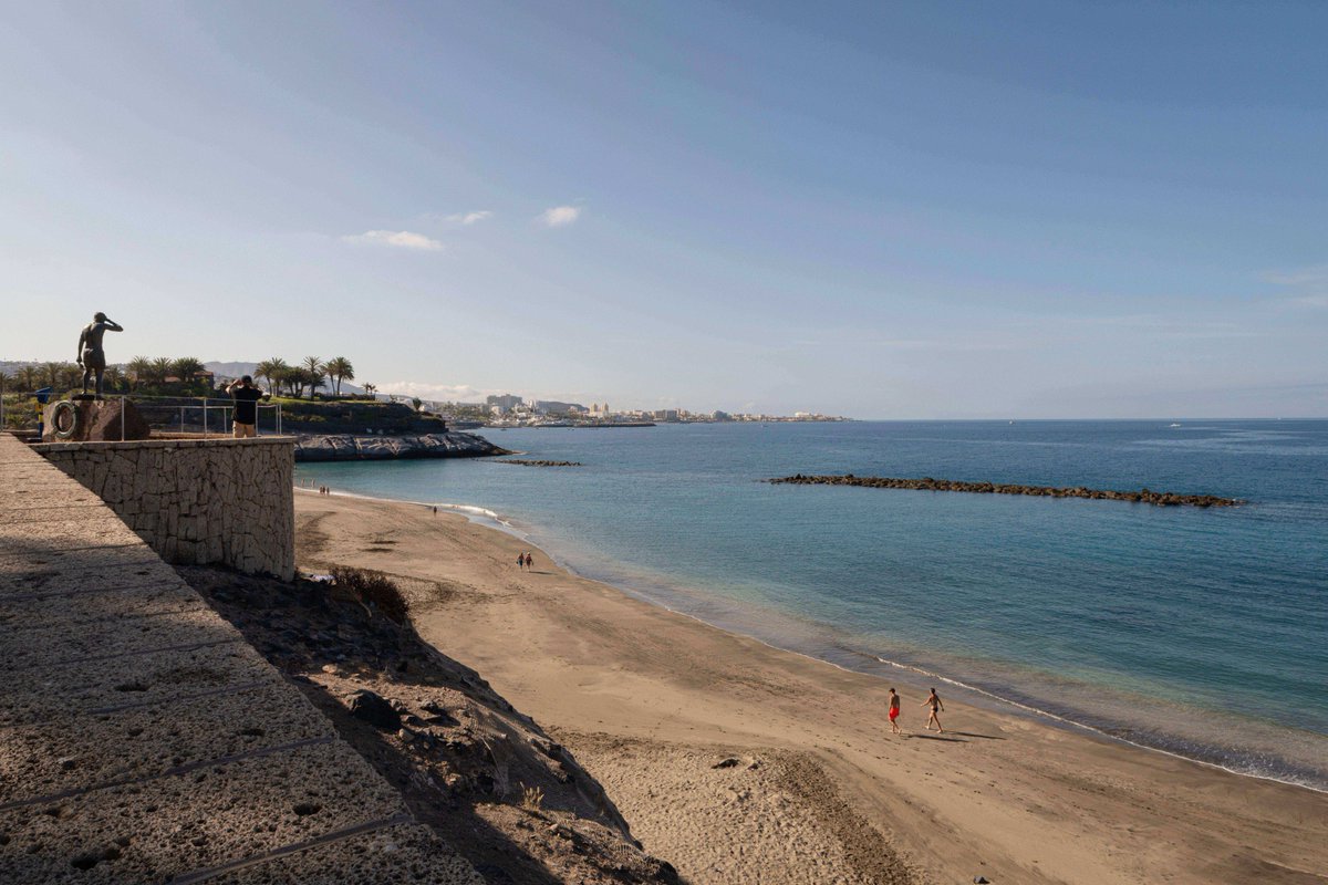 costa_adeje's tweet image. 🥰 Tres ventanas al Atlántico desde #CostaAdeje: 

1️⃣ Mirador de las Palomas
2️⃣ Mirador Javier Pérez Ramos
3️⃣ Mirador El Bufadero

¿Por cuál empezarías? 🤔

#EnCuerpoyMente