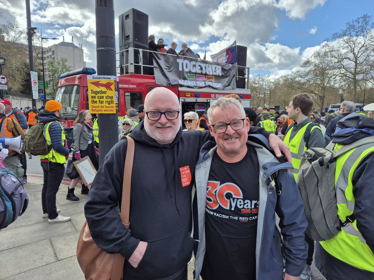 SRTRC_England's tweet image. Good to see @unisontheunion's - @clarenorthern2 Chairing the @UKTogetherAll Rally.
Looking good in our 30th anniversary Tshirt.
#ShowRacismtheRedCard 
#Solidarity  #Unity