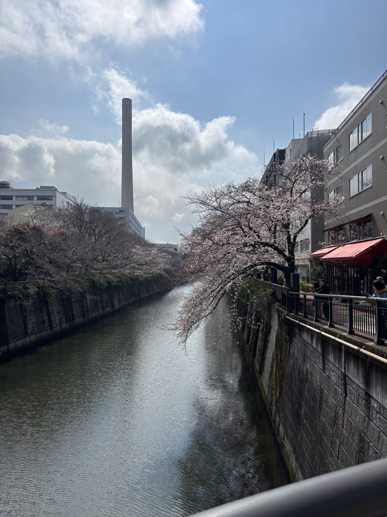 しゅー tweet media