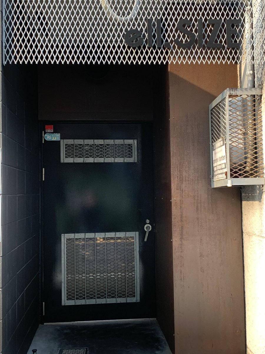 ず〜や tweet media