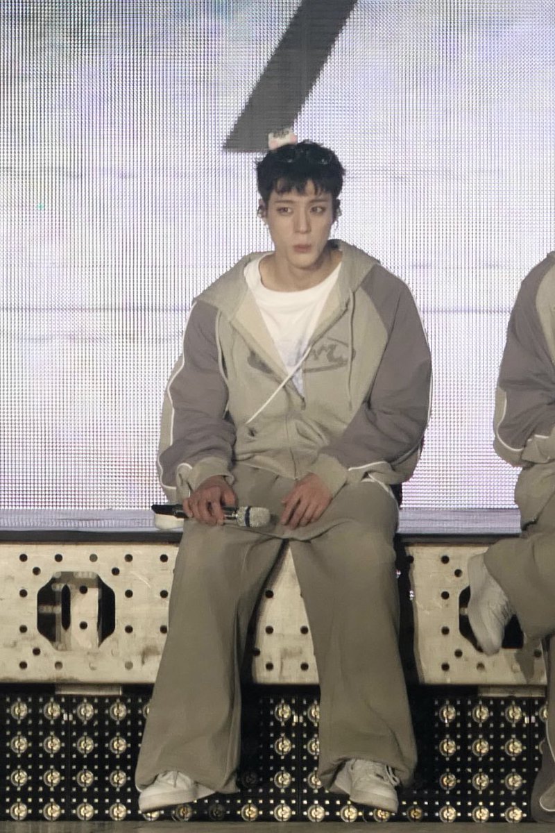 NOoJEllyLand tweet media