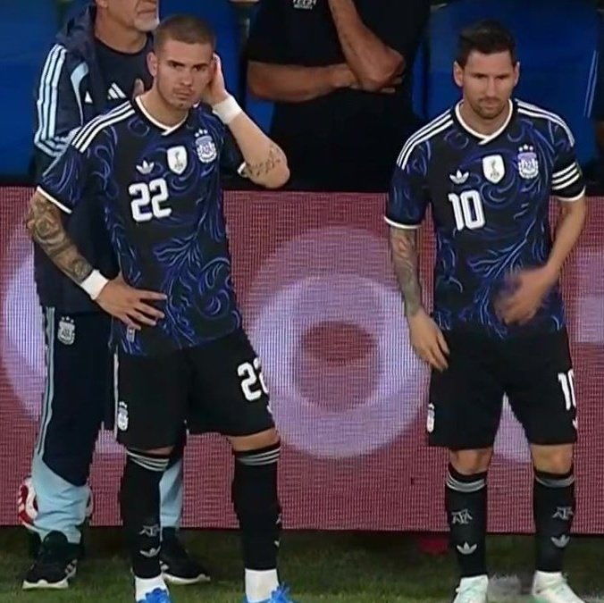 ᴍᴀɴᴜ. tweet media