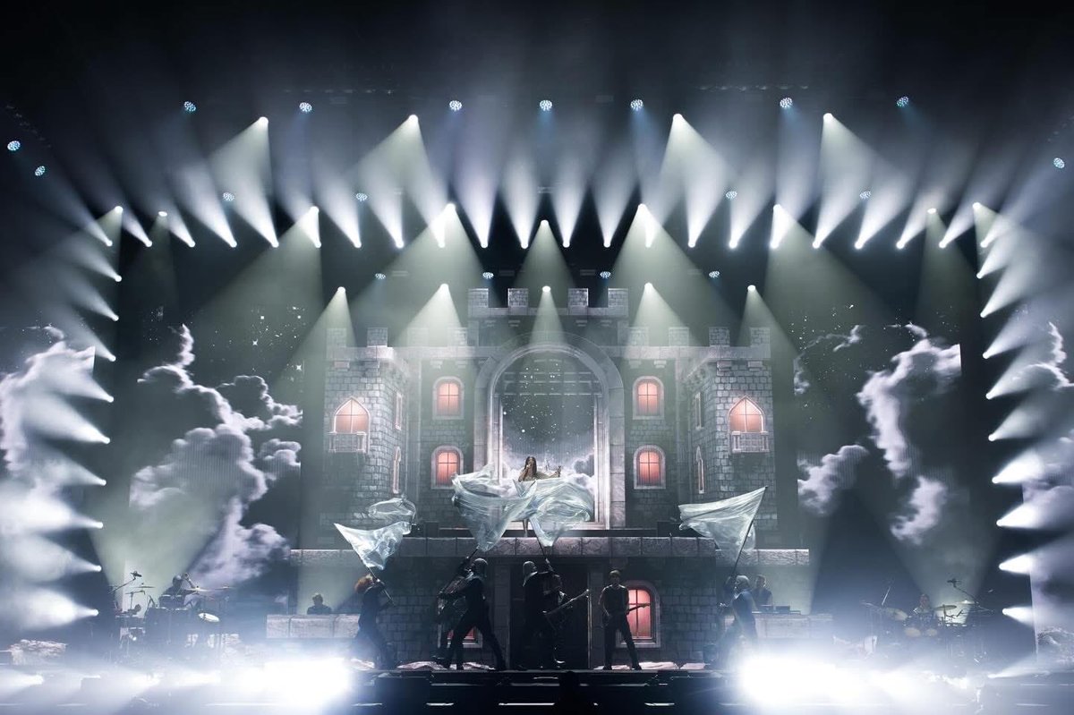 Laura Pausini tweet media