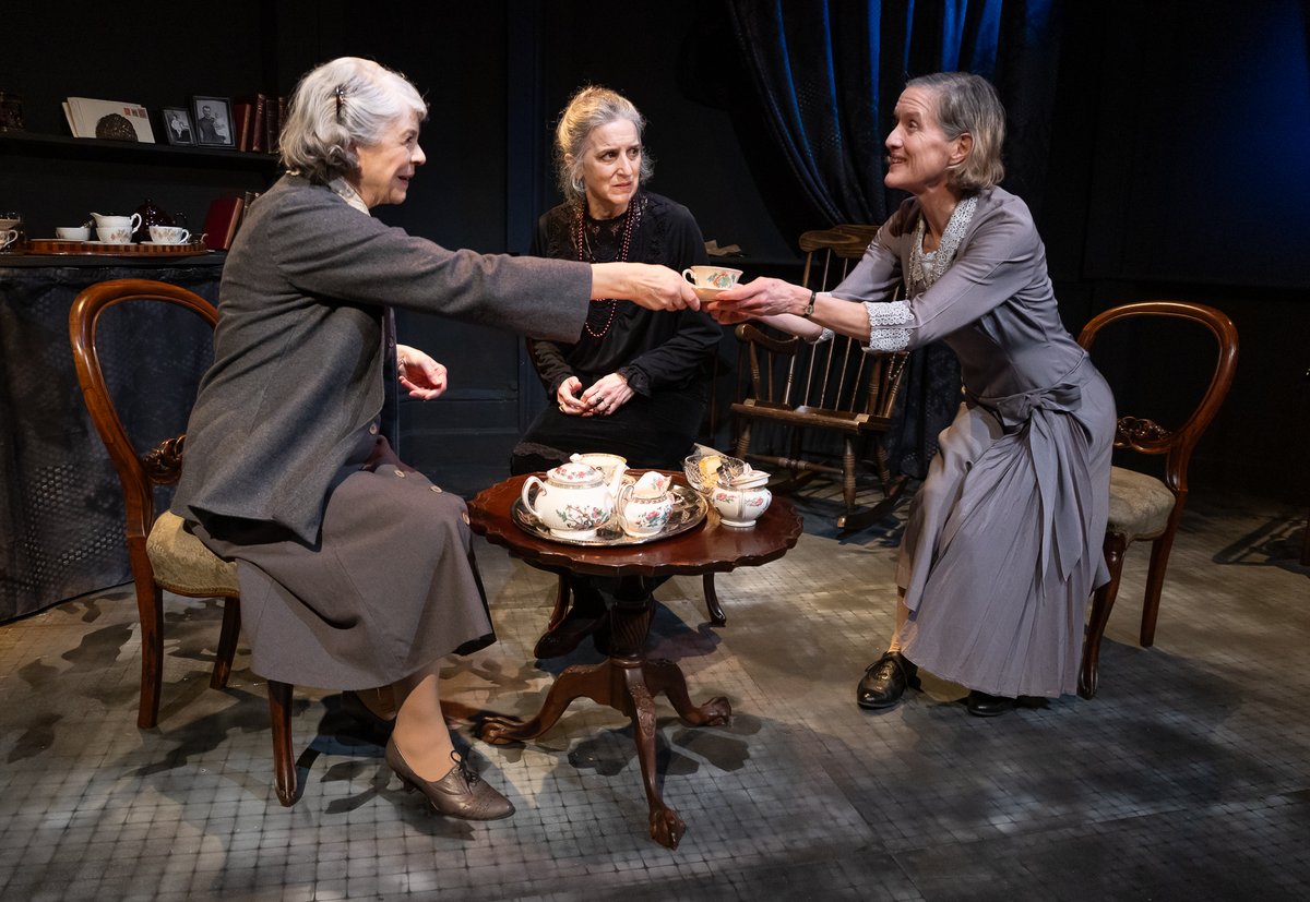 LondonPubTheatres tweet media