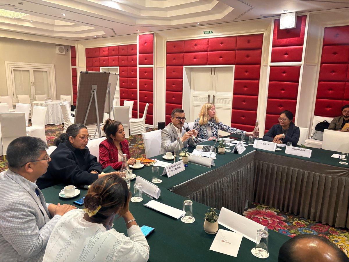 How will Nepal finance its #energytransition? 

We recently convened leaders in Nepal to unlock critical #SDG7 finance for #universalenergyaccess and clean mobility.

See how partnerships drive Nepal's Energy Compact: seforall.org/programmes/un-…