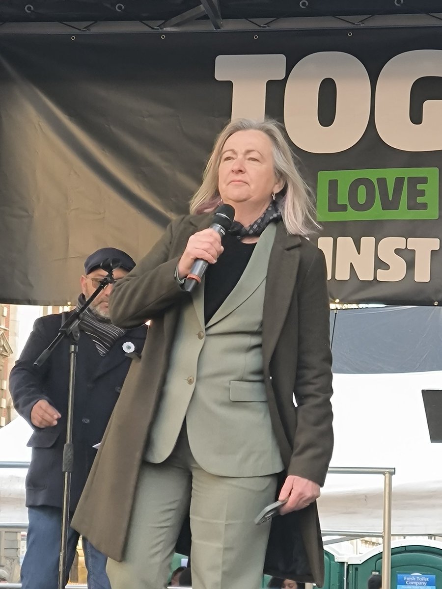 Stand Up To Racism tweet media