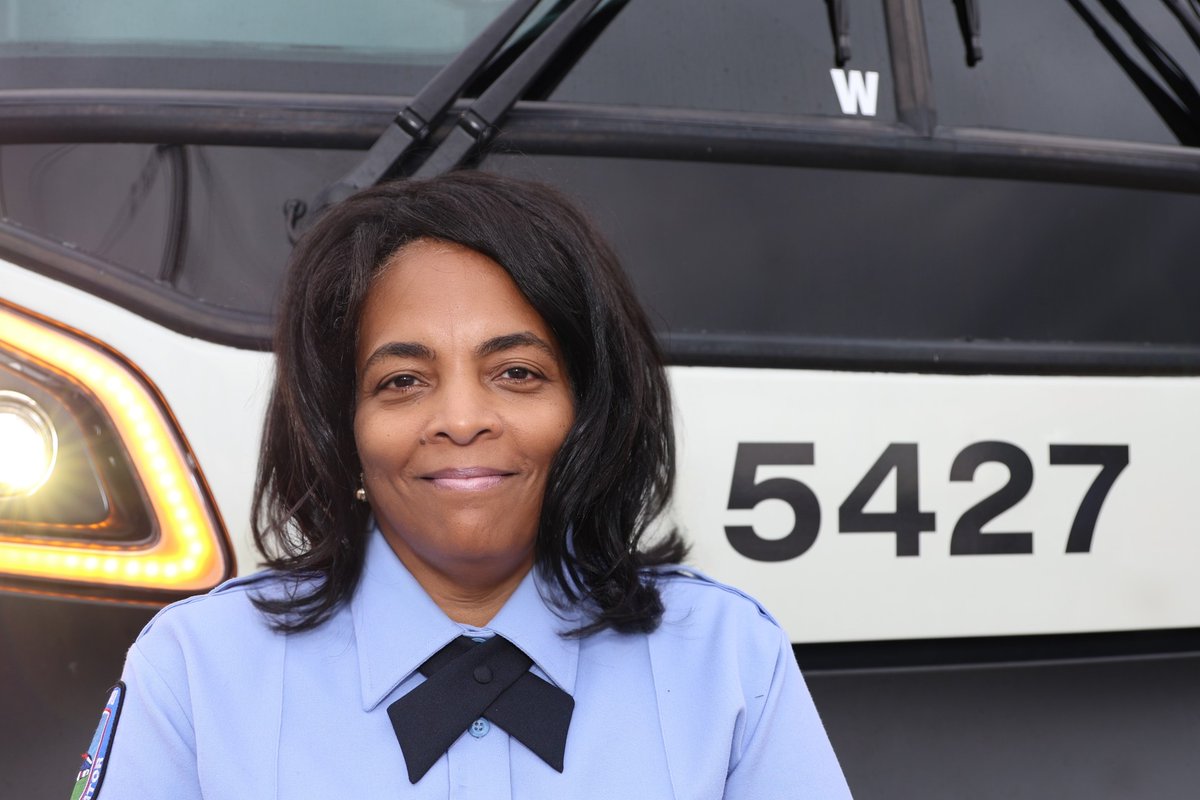 METROHouston's tweet photo. #AwesomeOperator: Meet Toya Gotch

With perfect attendance, a spotless safety record, and consistently excellent customer service, Ms. Gotch continues to uphold METRO’s highest standards with pride.

Thank you, Toya, for making a positive impact on everyone you meet! https://t.co/vVgMXKxase