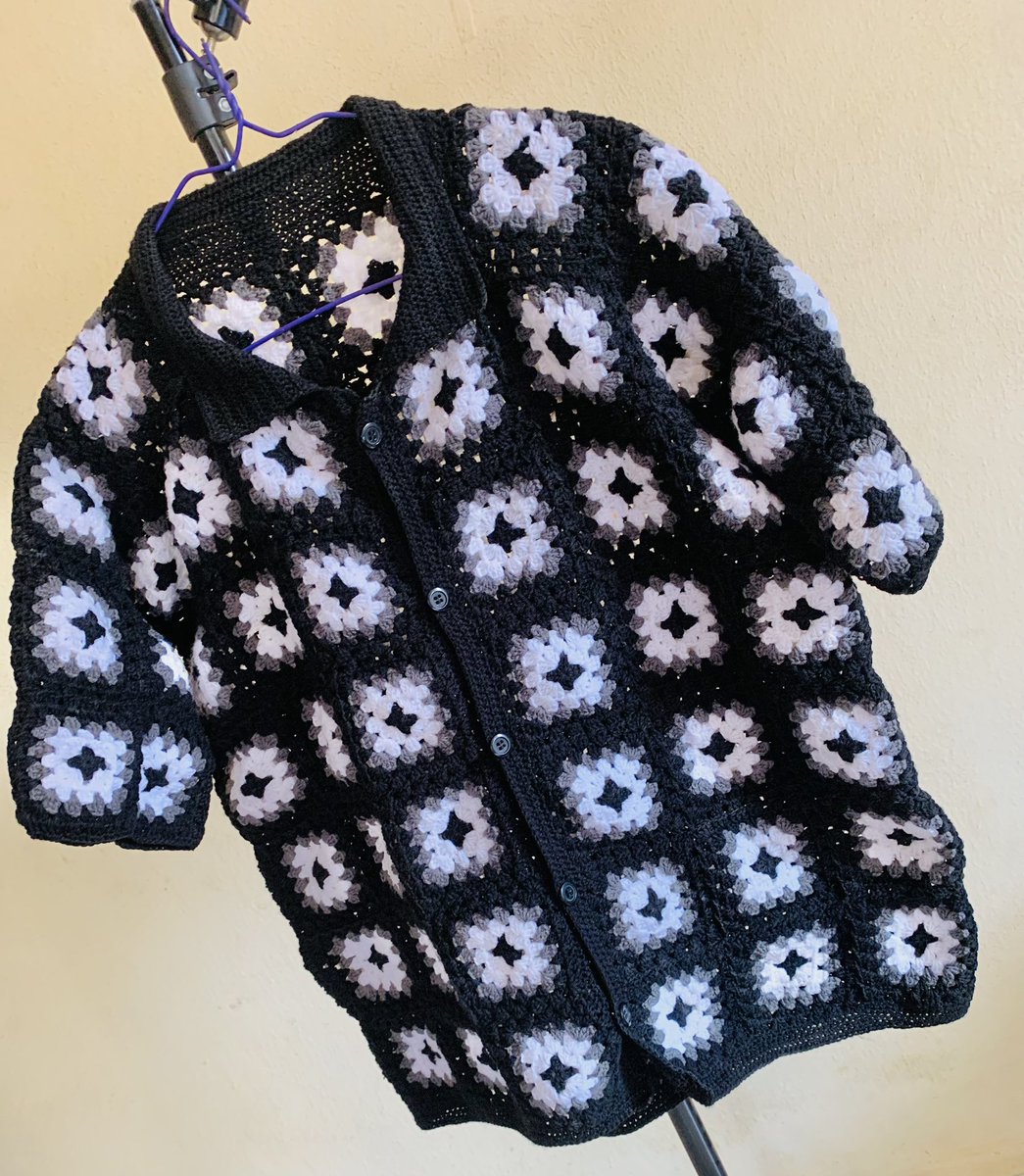 mhizejummie's tweet image. Crochet shirt🖤🩶🤍

#goviral #crochetshirt #mywork❤️ #handcraft #fypviraltwitter #madewithlove